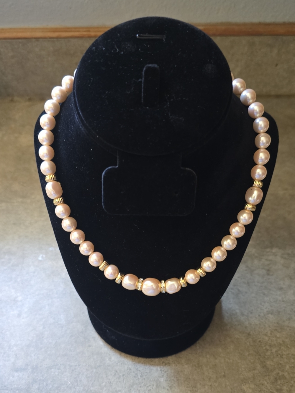 Classic Faux Pearl and Gold Bead Necklace - Women Jewelry